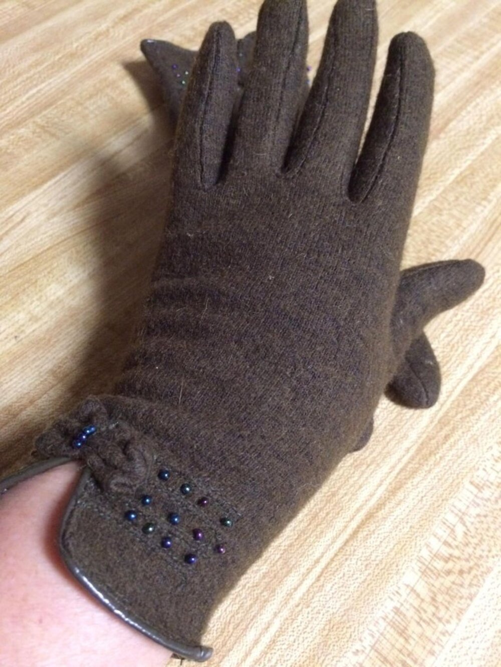 Vintage Dress Ladies Alpaca Gloves Dark Green with Bow and Beading Victorian Cos